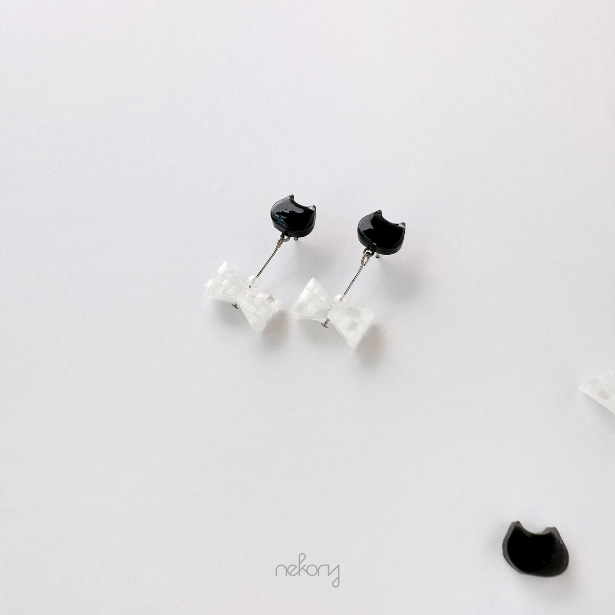 Luna Earrings - Cat & Ribbon Dangle